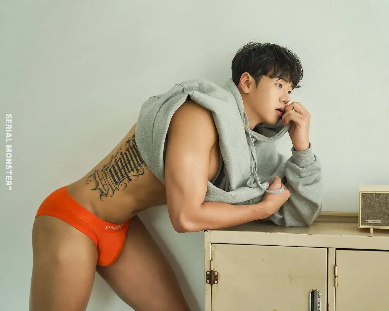 หนุ่มเกาหลีงานดี มีวาร์ป ( IG : txaxeil )