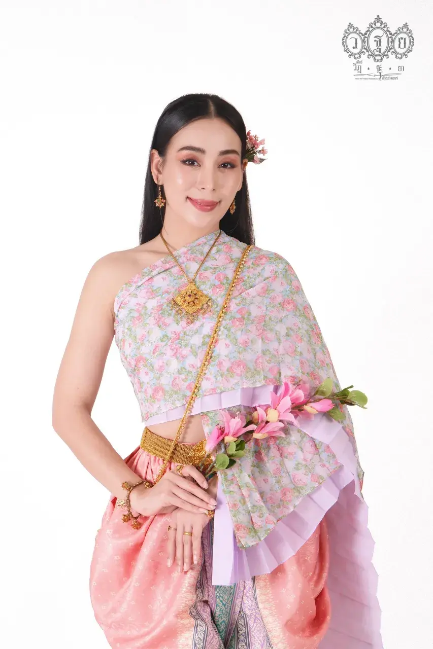 THAILAND 🇹🇭 | Thai traditional costume, ชุดไทย