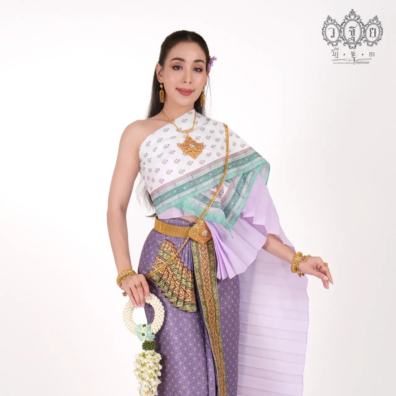 THAILAND 🇹🇭 | Thai traditional costume, ชุดไทย