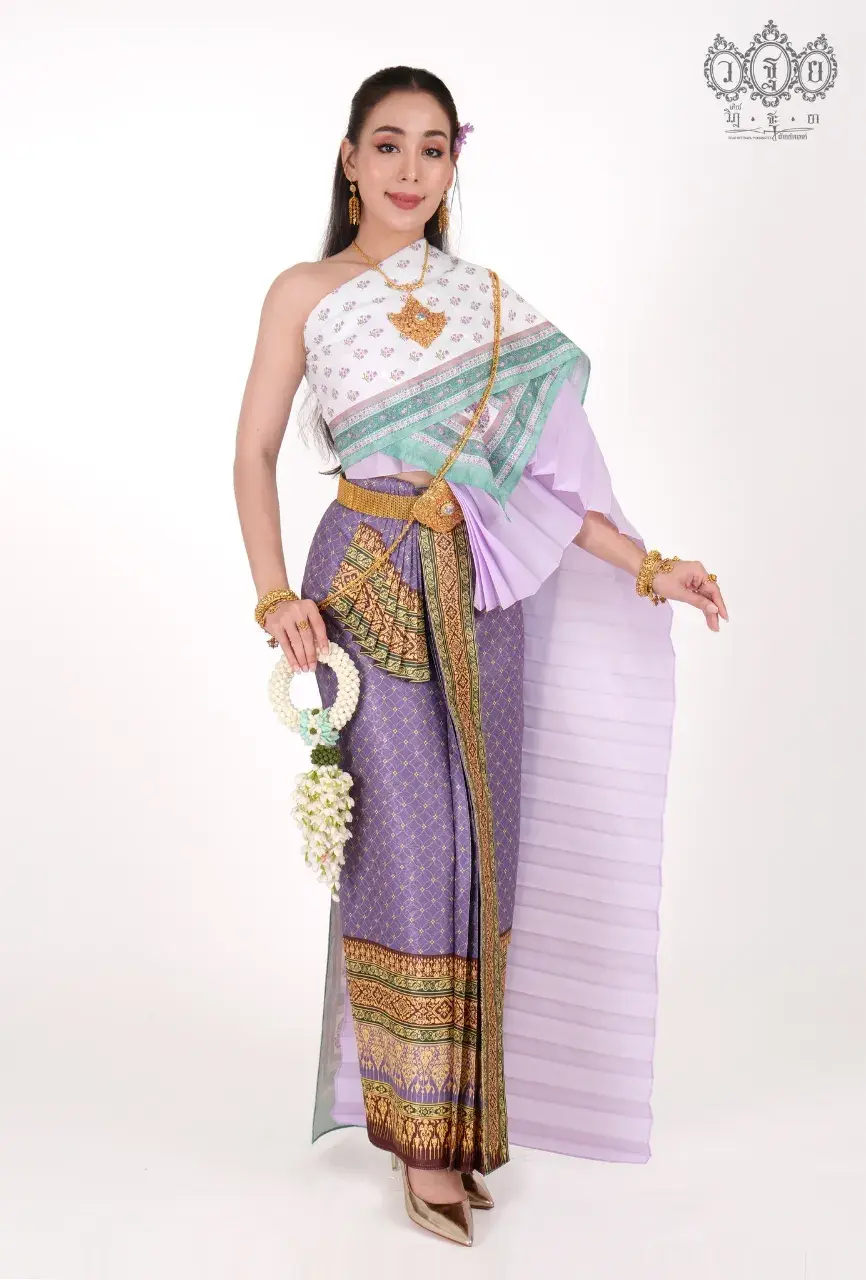 THAILAND 🇹🇭 | Thai traditional costume, ชุดไทย