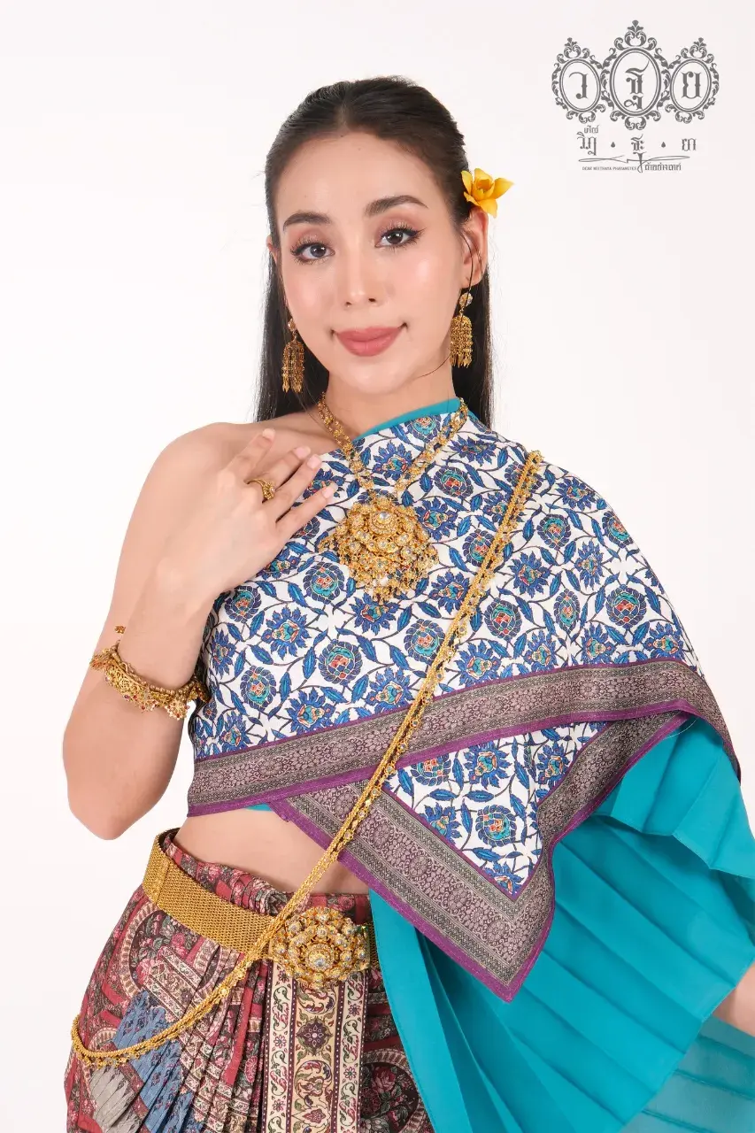 THAILAND 🇹🇭 | Thai traditional costume, ชุดไทย