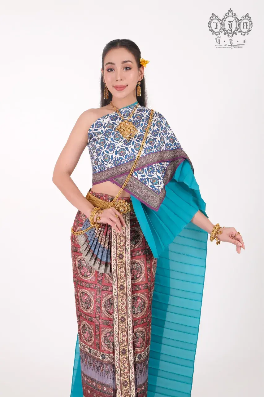 THAILAND 🇹🇭 | Thai traditional costume, ชุดไทย