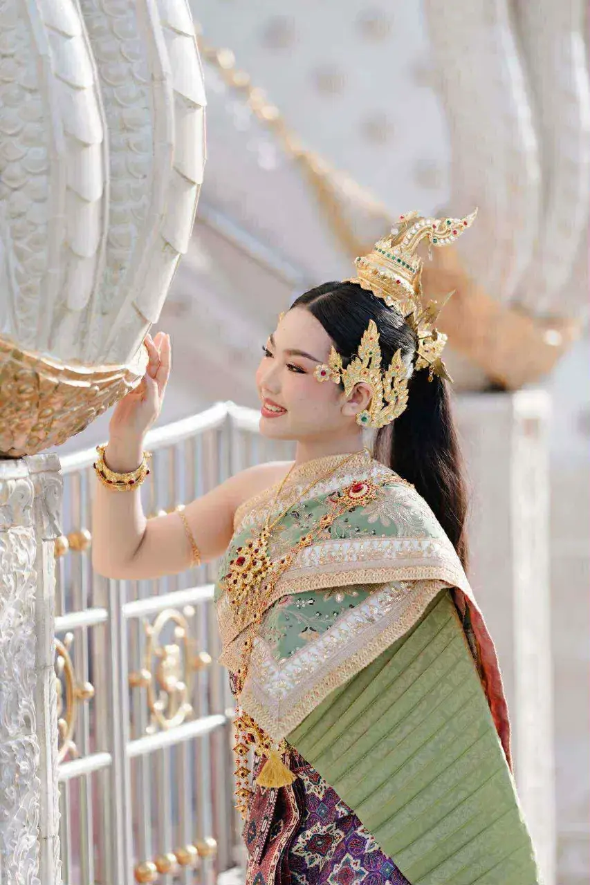 THAILAND 🇹🇭 | Thai traditional costume, ชุดไทย