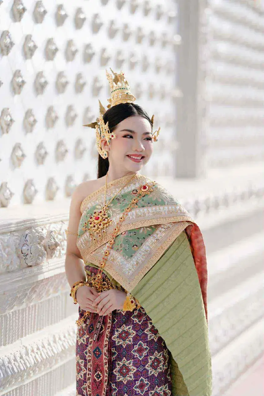 THAILAND 🇹🇭 | Thai traditional costume, ชุดไทย