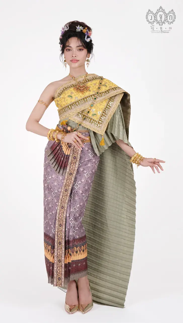 THAILAND 🇹🇭 | Thai traditional costume, ชุดไทย