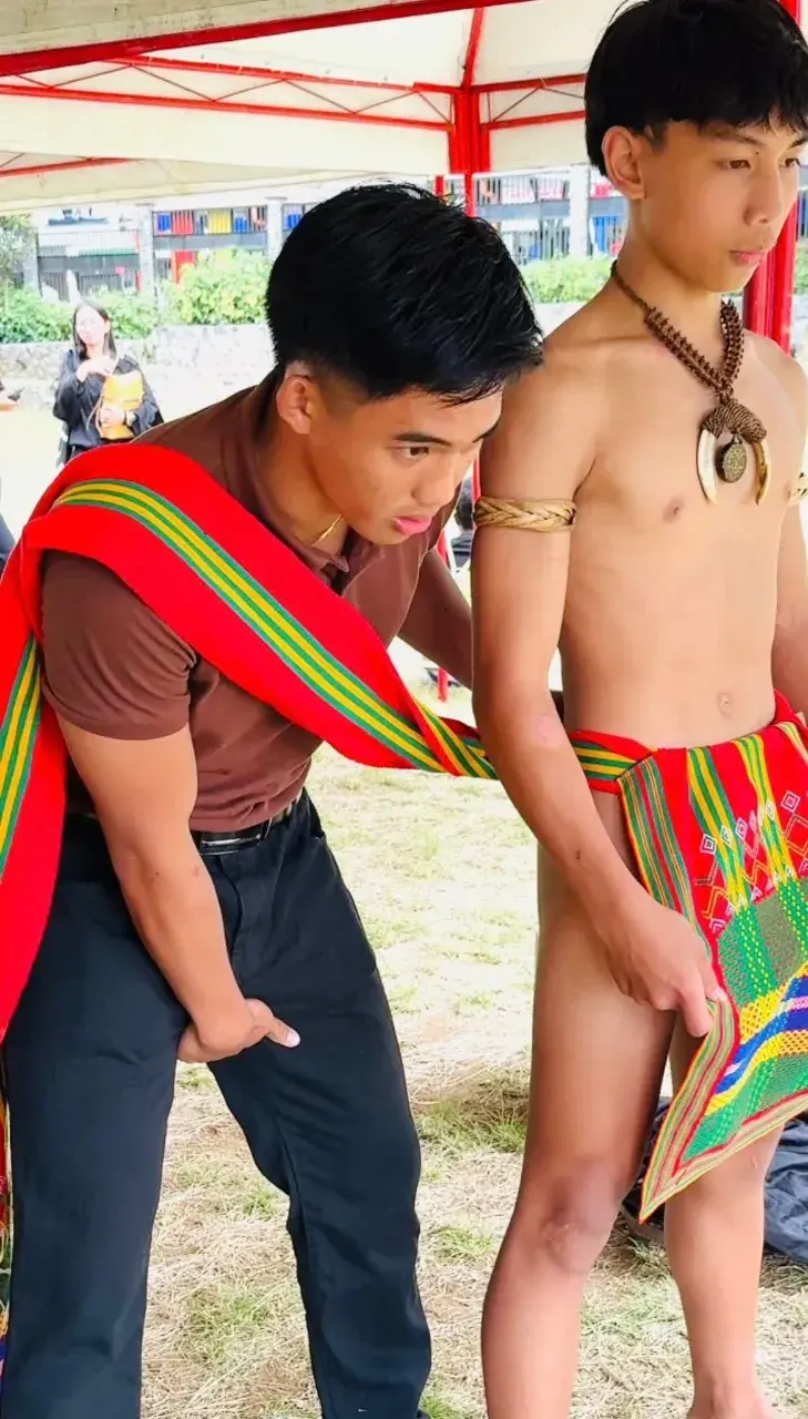 การใส่ผ้าเตี่ยว..ชาวอิฟูเกา