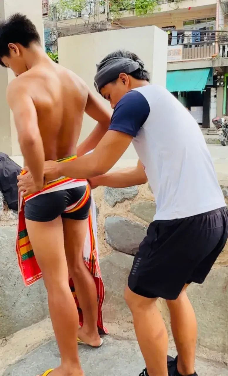 การใส่ผ้าเตี่ยว..ชาวอิฟูเกา