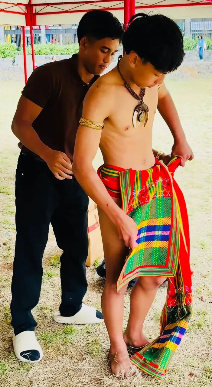 การใส่ผ้าเตี่ยว..ชาวอิฟูเกา