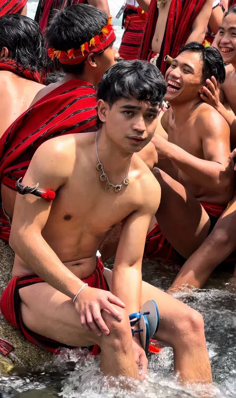 การใส่ผ้าเตี่ยว..ชาวอิฟูเกา