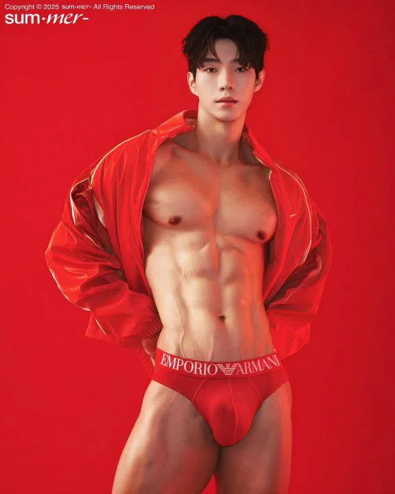 หนุ่มเกาหลีงานดี มีวาร์ป ( IG : yoasis0303 )