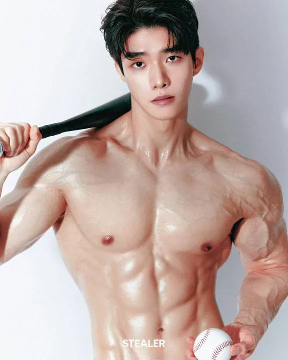 หนุ่มเกาหลีงานดี มีวาร์ป ( IG : yoasis0303 )