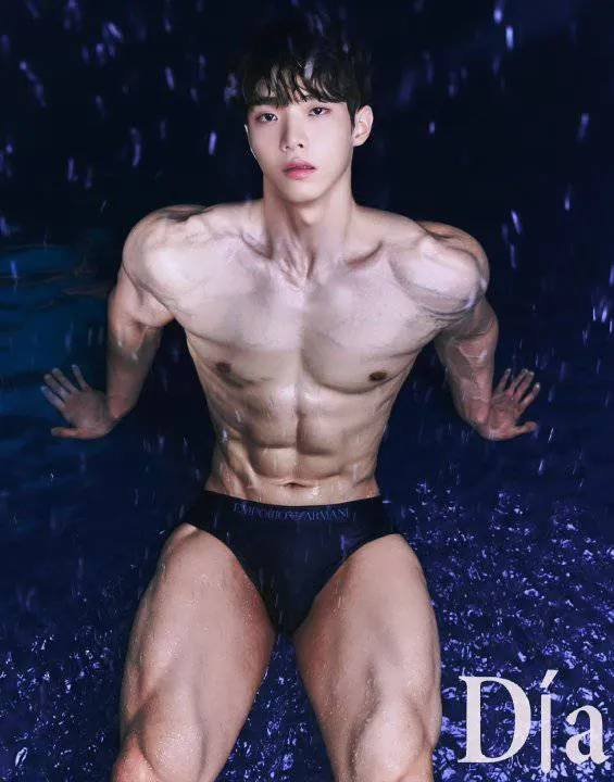 หนุ่มเกาหลีงานดี มีวาร์ป ( IG : yoasis0303 )