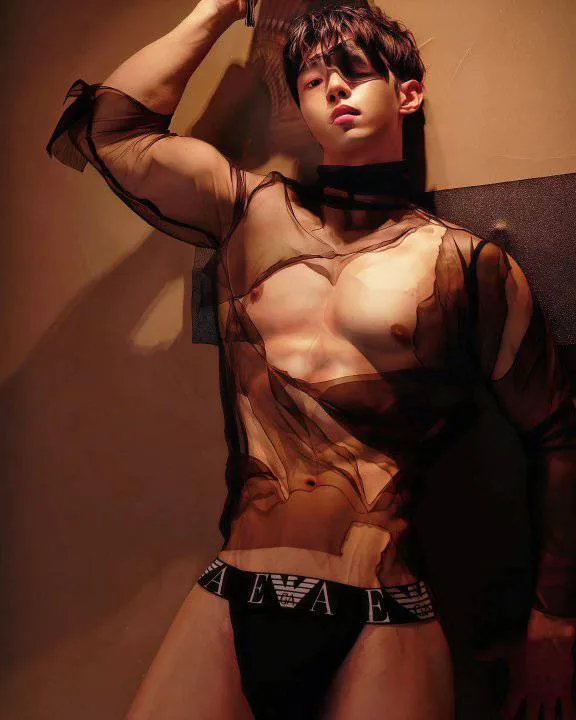 หนุ่มเกาหลีงานดี มีวาร์ป ( IG : yoasis0303 )