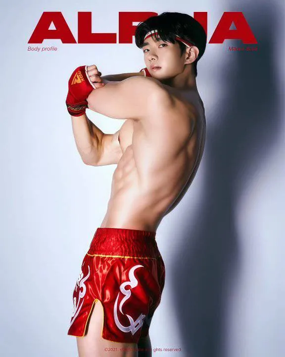 หนุ่มเกาหลีงานดี มีวาร์ป ( IG : yoasis0303 )