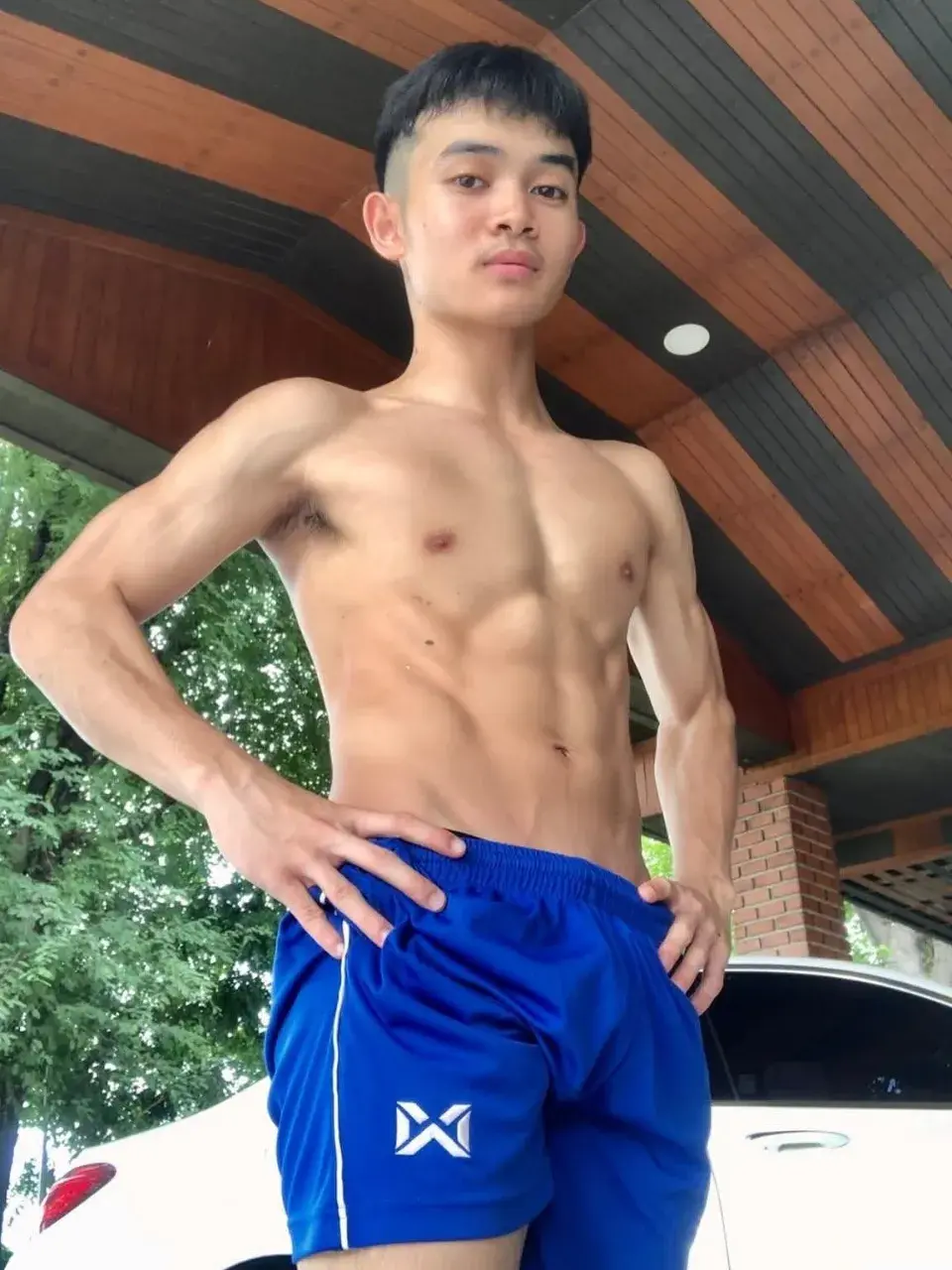 แฉะแล้วเคยอม