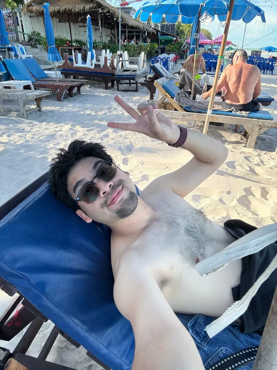 แฉะแล้วเคยอม