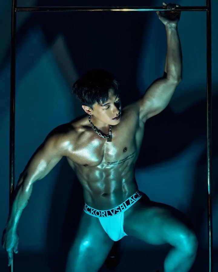 หนุ่มเกาหลีงานดี มีวาร์ป ( IG : y_syeok )