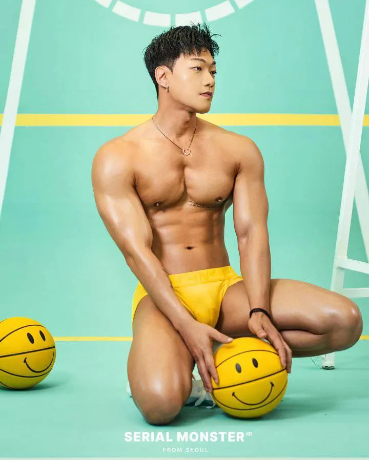 หนุ่มเกาหลีงานดี มีวาร์ป ( IG : y_syeok )