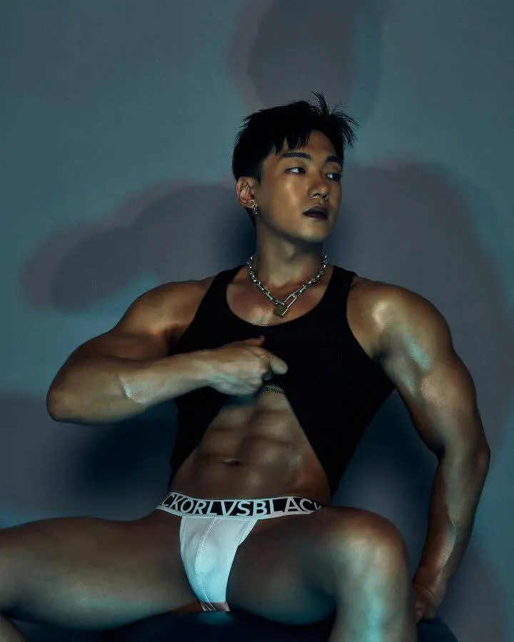 หนุ่มเกาหลีงานดี มีวาร์ป ( IG : y_syeok )