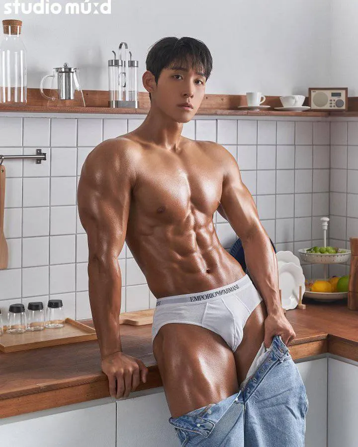 หนุ่มเกาหลีงานดี มีวาร์ป ( IG : sungdaehada )