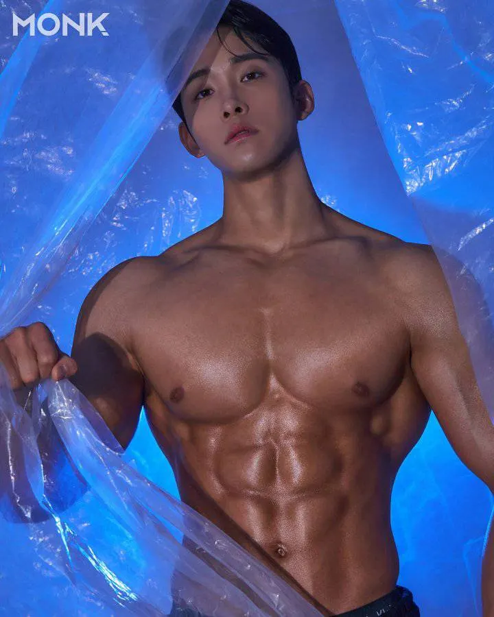 หนุ่มเกาหลีงานดี มีวาร์ป ( IG : sungdaehada )