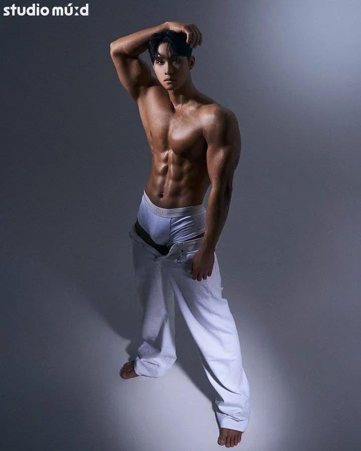 หนุ่มเกาหลีงานดี มีวาร์ป ( IG : sungdaehada )