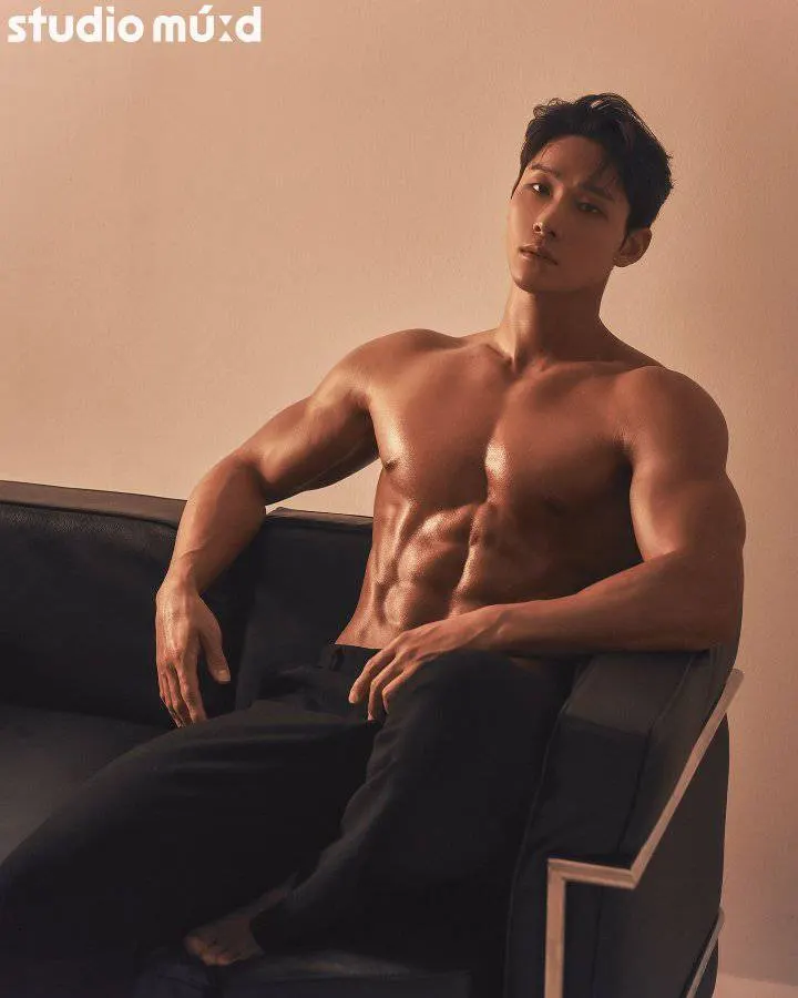 หนุ่มเกาหลีงานดี มีวาร์ป ( IG : sungdaehada )