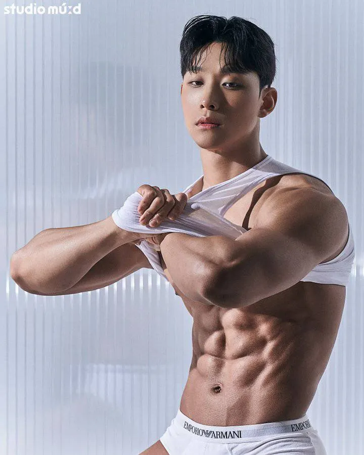 หนุ่มเกาหลีงานดี มีวาร์ป ( IG : sungdaehada )