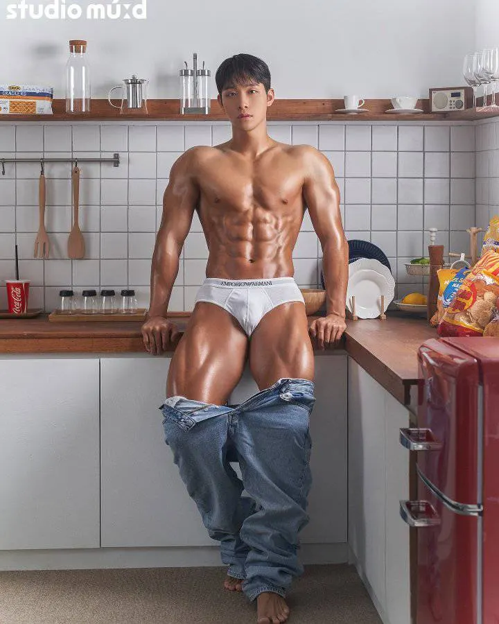 หนุ่มเกาหลีงานดี มีวาร์ป ( IG : sungdaehada )