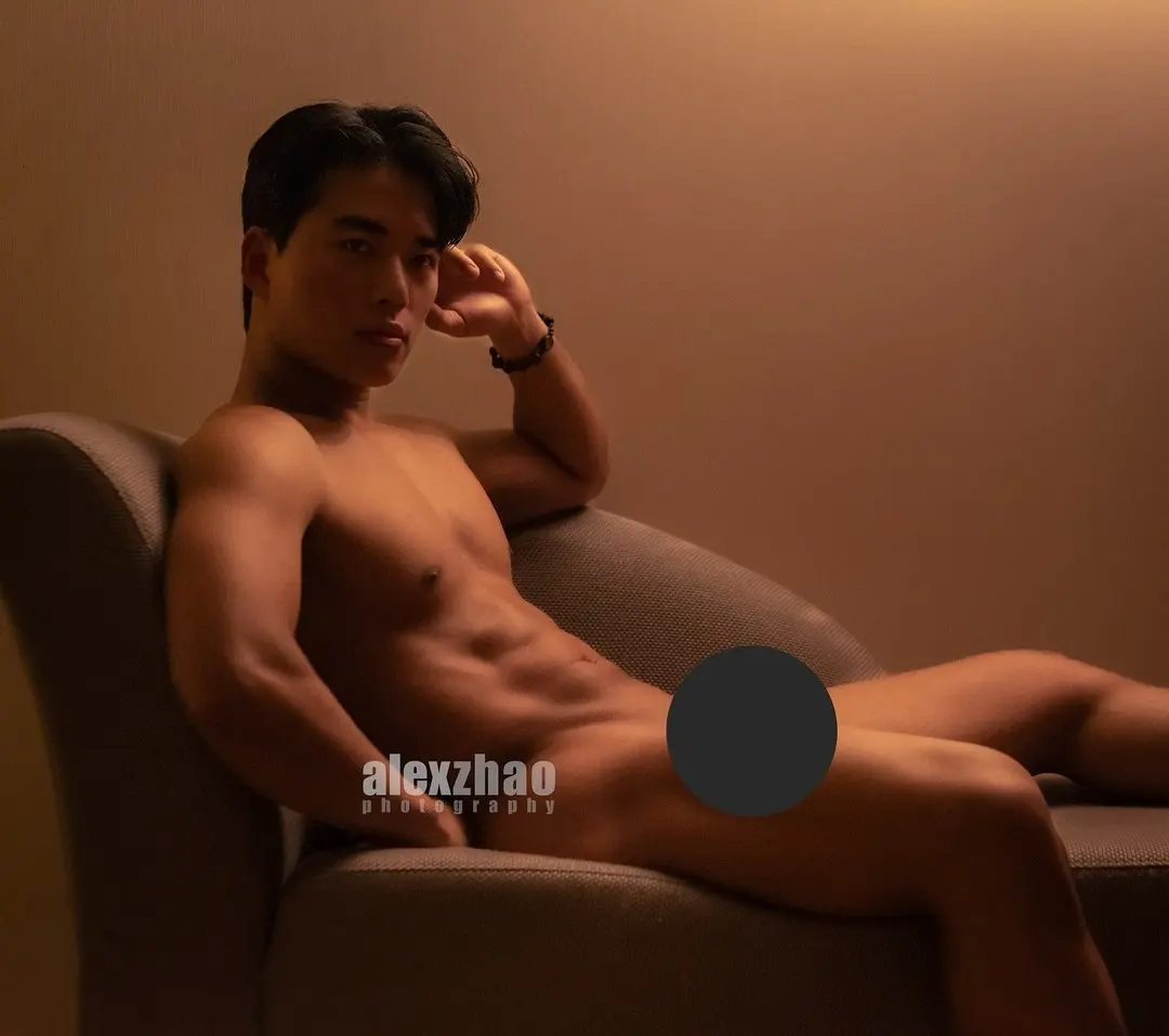 Picked up from Alex Zhao- alexzhaophoto