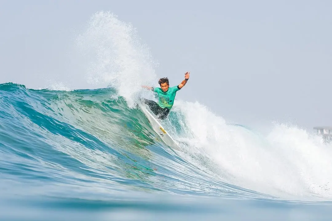 Professional surfer :  hiroto ohhara