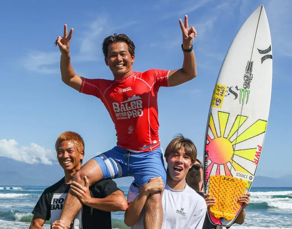 Professional surfer :  hiroto ohhara