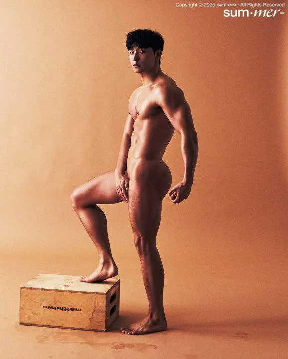 หนุ่มเกาหลีงานดี มีวาร์ป ( IG : hirit_______ )