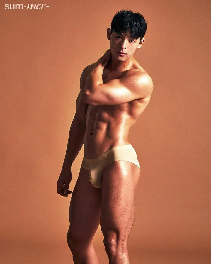 หนุ่มเกาหลีงานดี มีวาร์ป ( IG : hirit_______ )