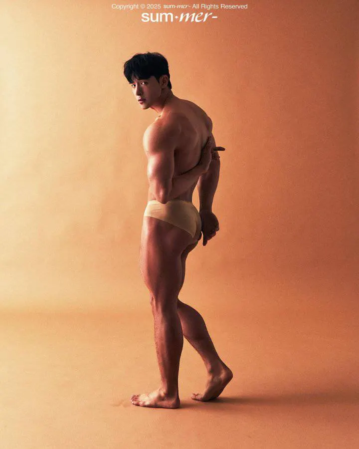 หนุ่มเกาหลีงานดี มีวาร์ป ( IG : hirit_______ )