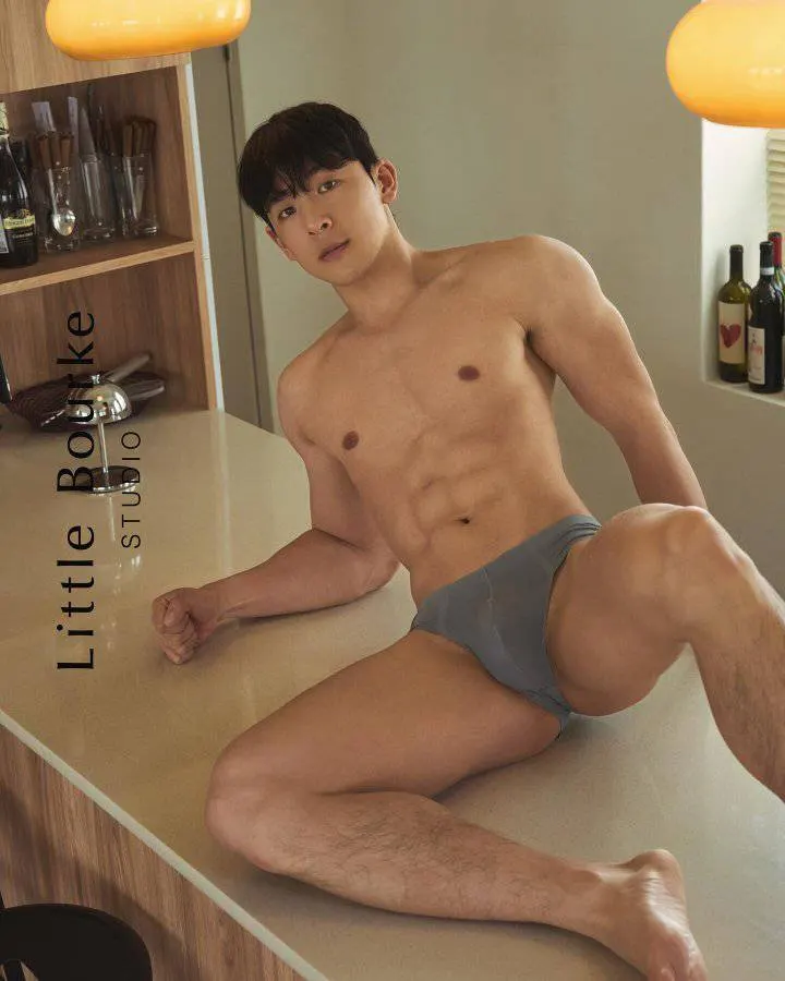 หนุ่มเกาหลีงานดี มีวาร์ป ( IG : hirit_______ )