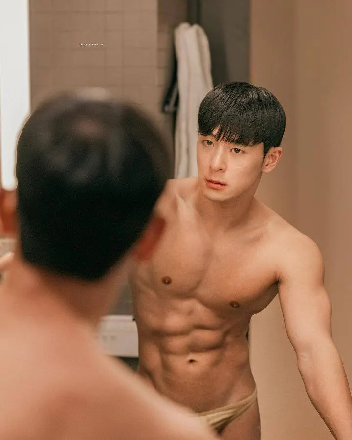 หนุ่มเกาหลีงานดี มีวาร์ป ( IG : hirit_______ )