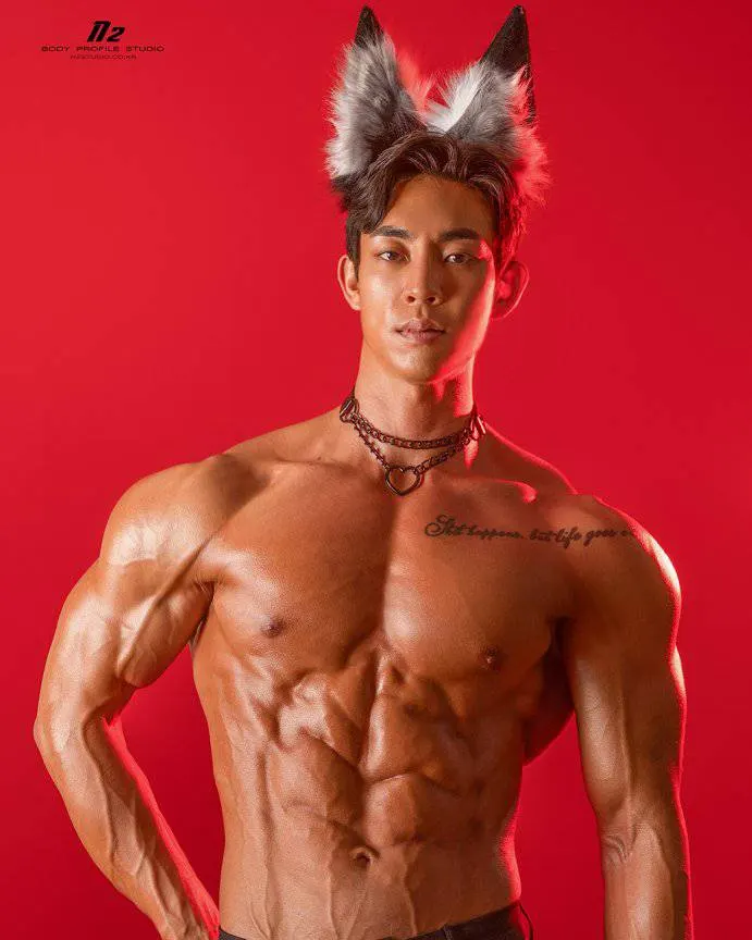 หนุ่มเกาหลีงานดี มีวาร์ป ( IG : j._.wooooo )