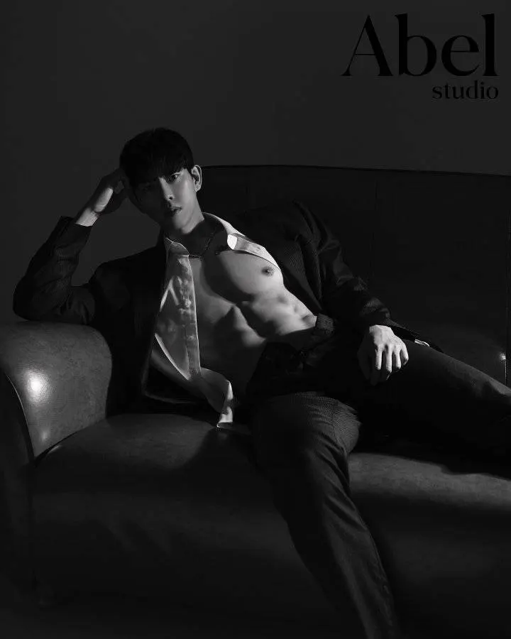 หนุ่มเกาหลีงานดี มีวาร์ป ( IG : j._.wooooo )