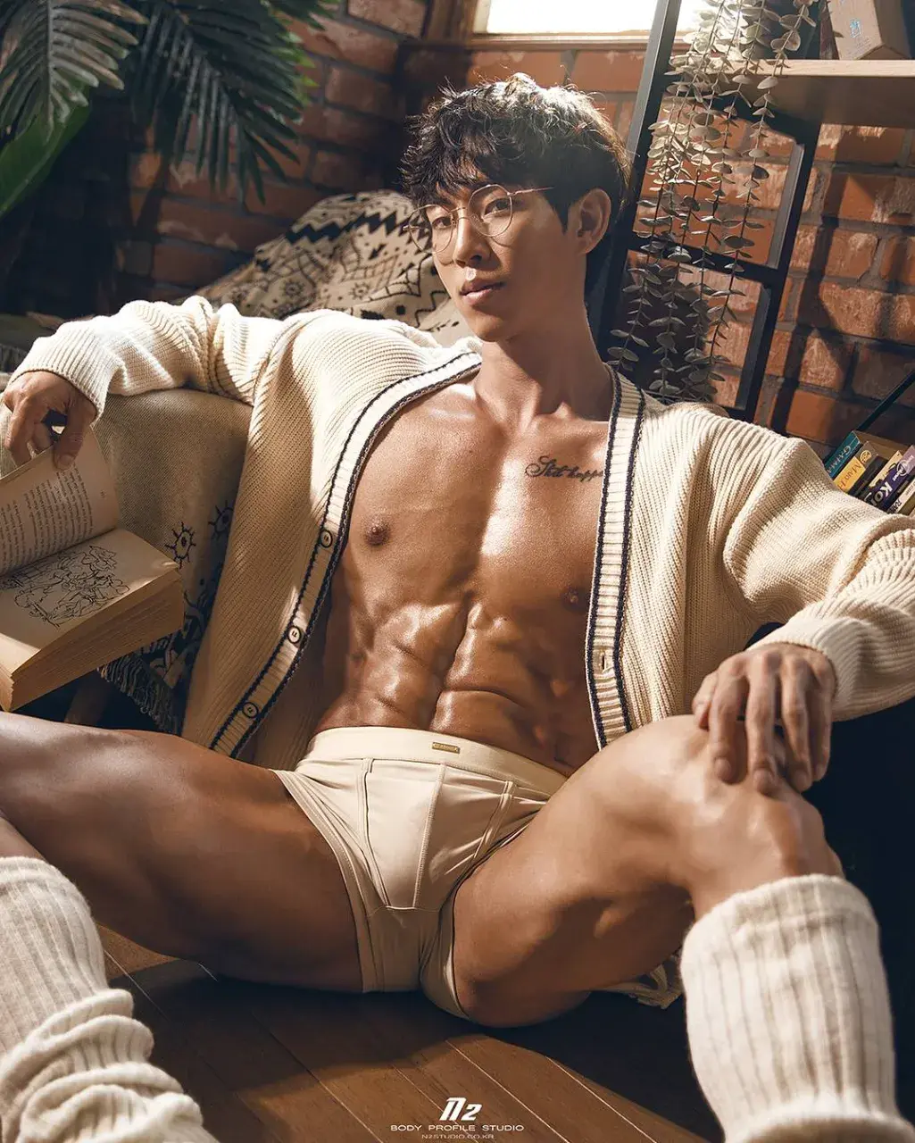 หนุ่มเกาหลีงานดี มีวาร์ป ( IG : j._.wooooo )