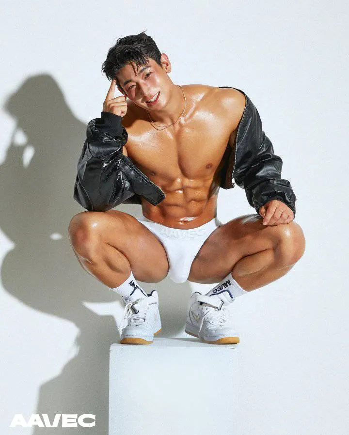 หนุ่มเกาหลีงานดี มีวาร์ป ( IG : hwi_hhh )