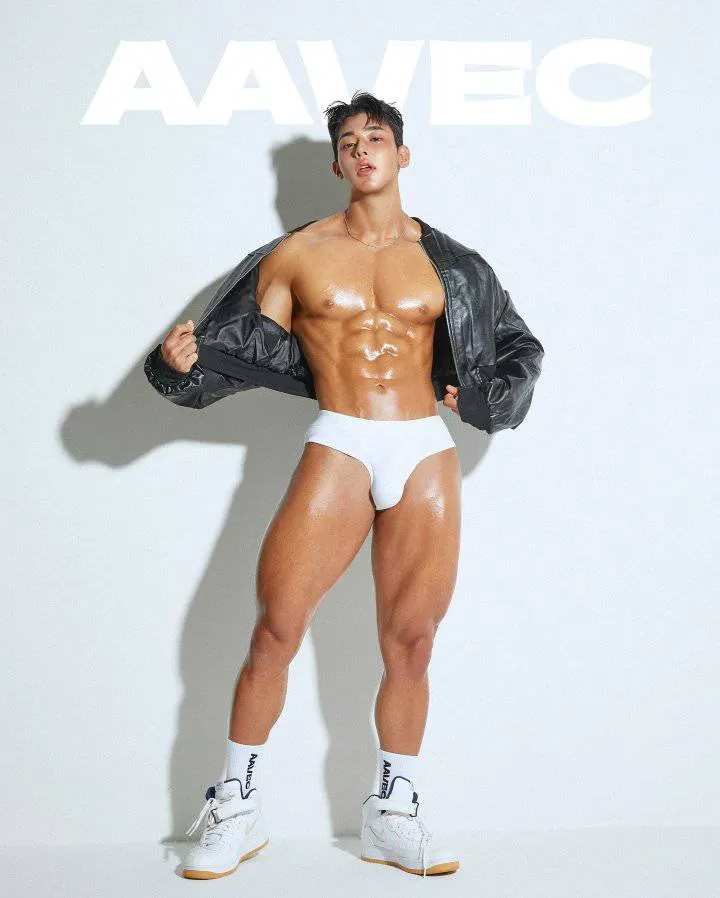 หนุ่มเกาหลีงานดี มีวาร์ป ( IG : hwi_hhh )