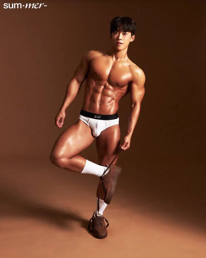 หนุ่มเกาหลีงานดี มีวาร์ป ( IG : kong.dory )