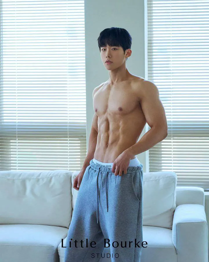 หนุ่มเกาหลีงานดี มีวาร์ป ( IG : kong.dory )