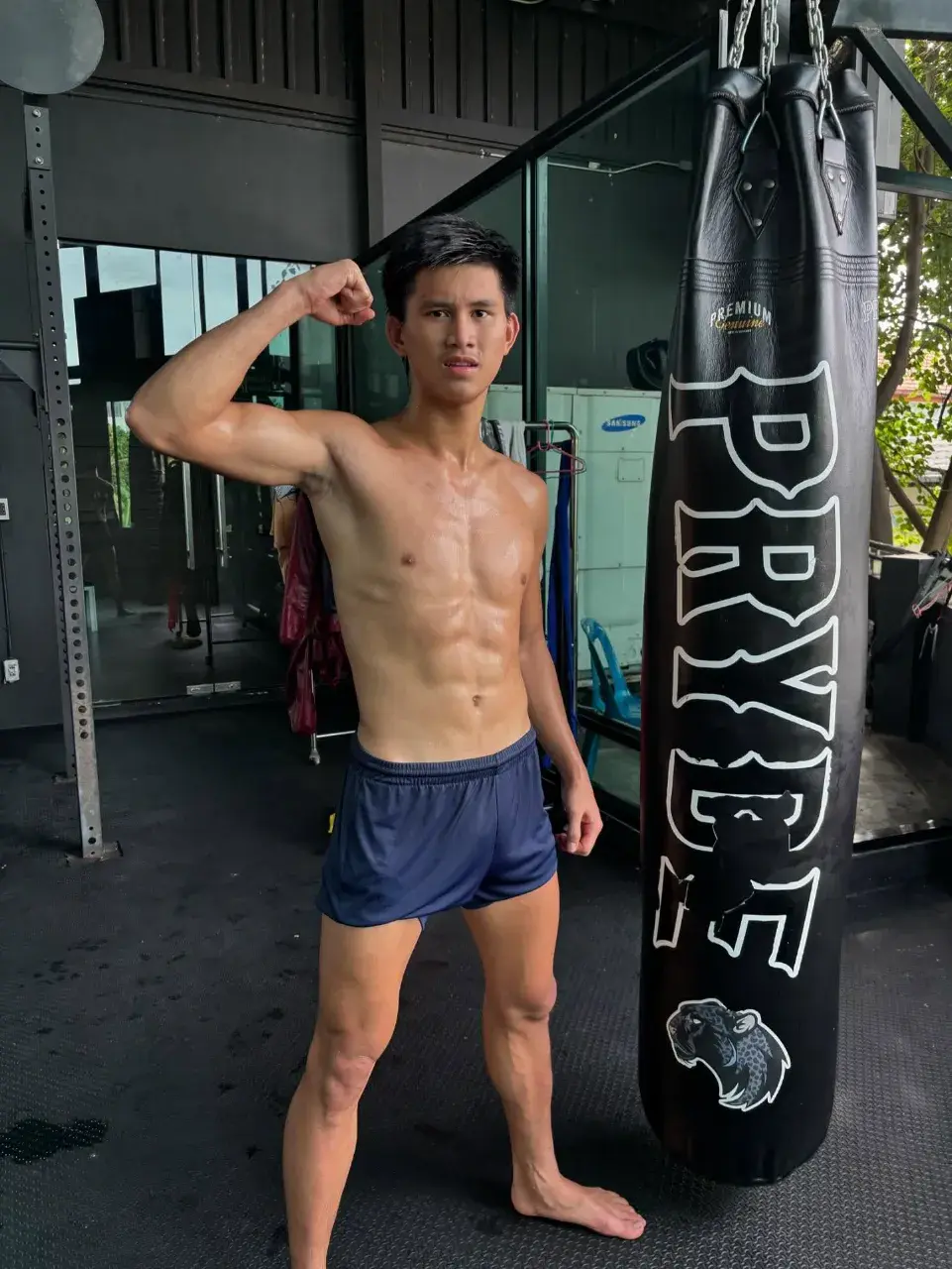 คมและเข้มข้น