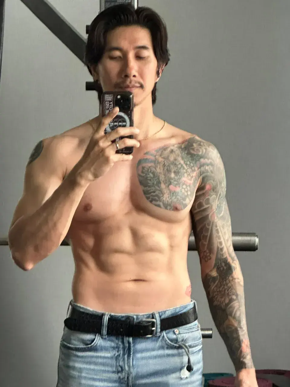 หลงไหลในเรือนร่าง