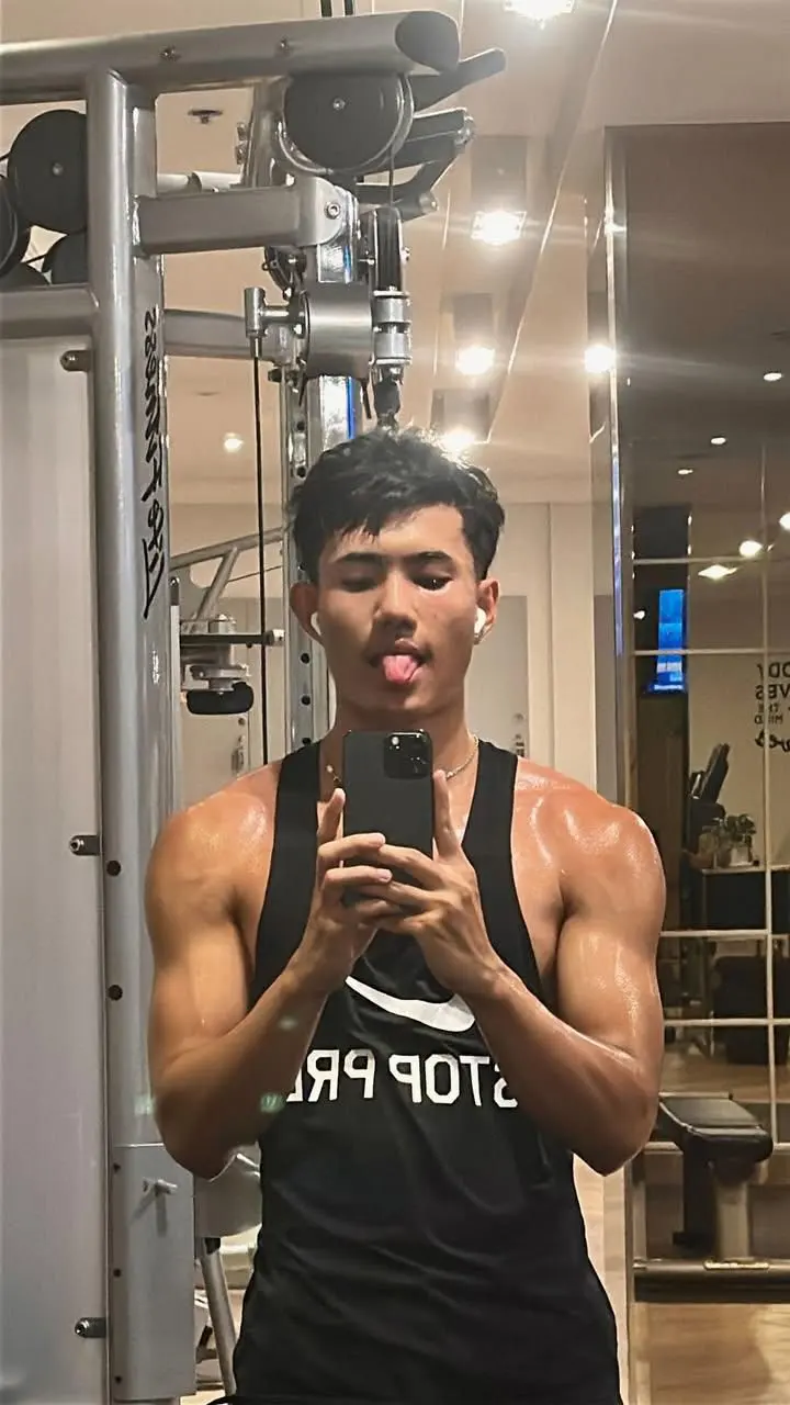 หลงไหลในเรือนร่าง