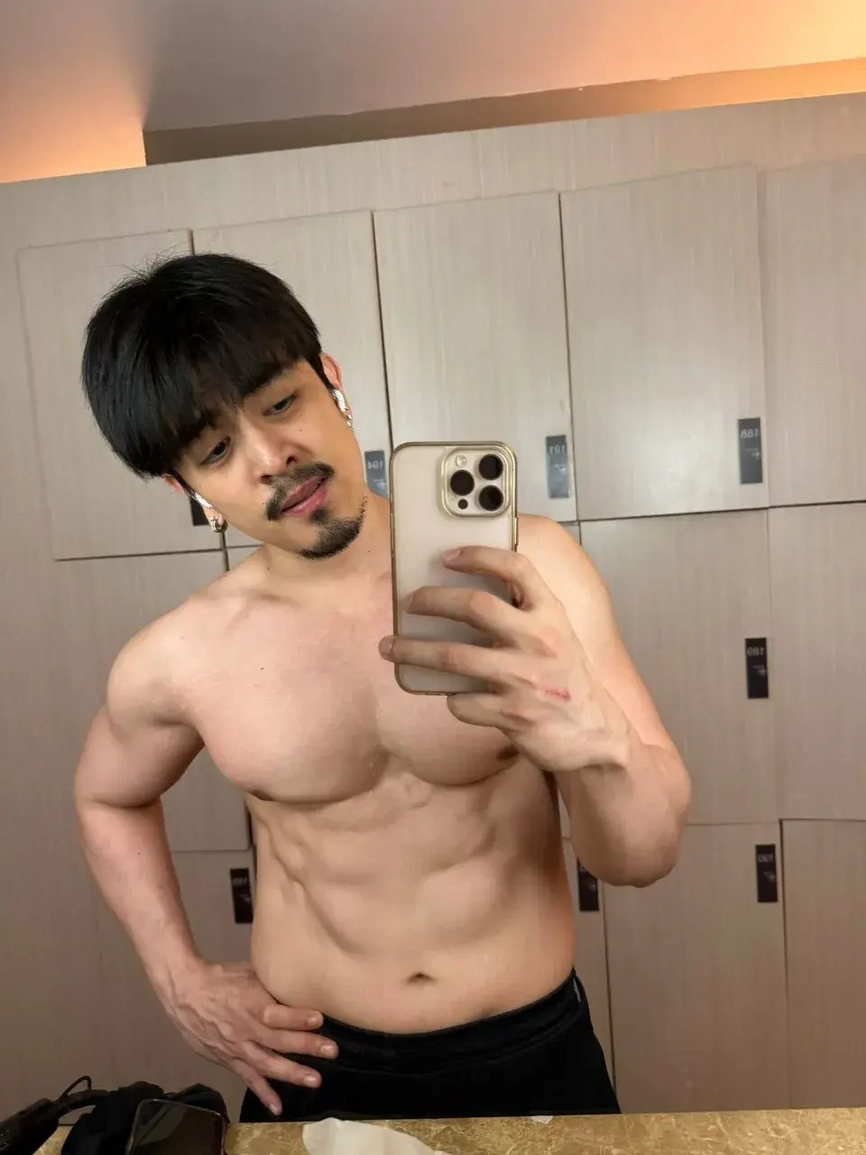 หลงกายหนุ่มเซอร์