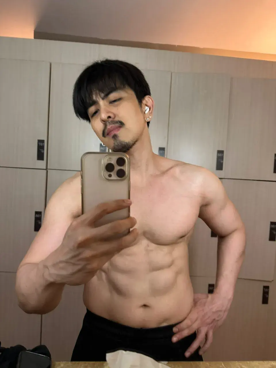 หลงกายหนุ่มเซอร์