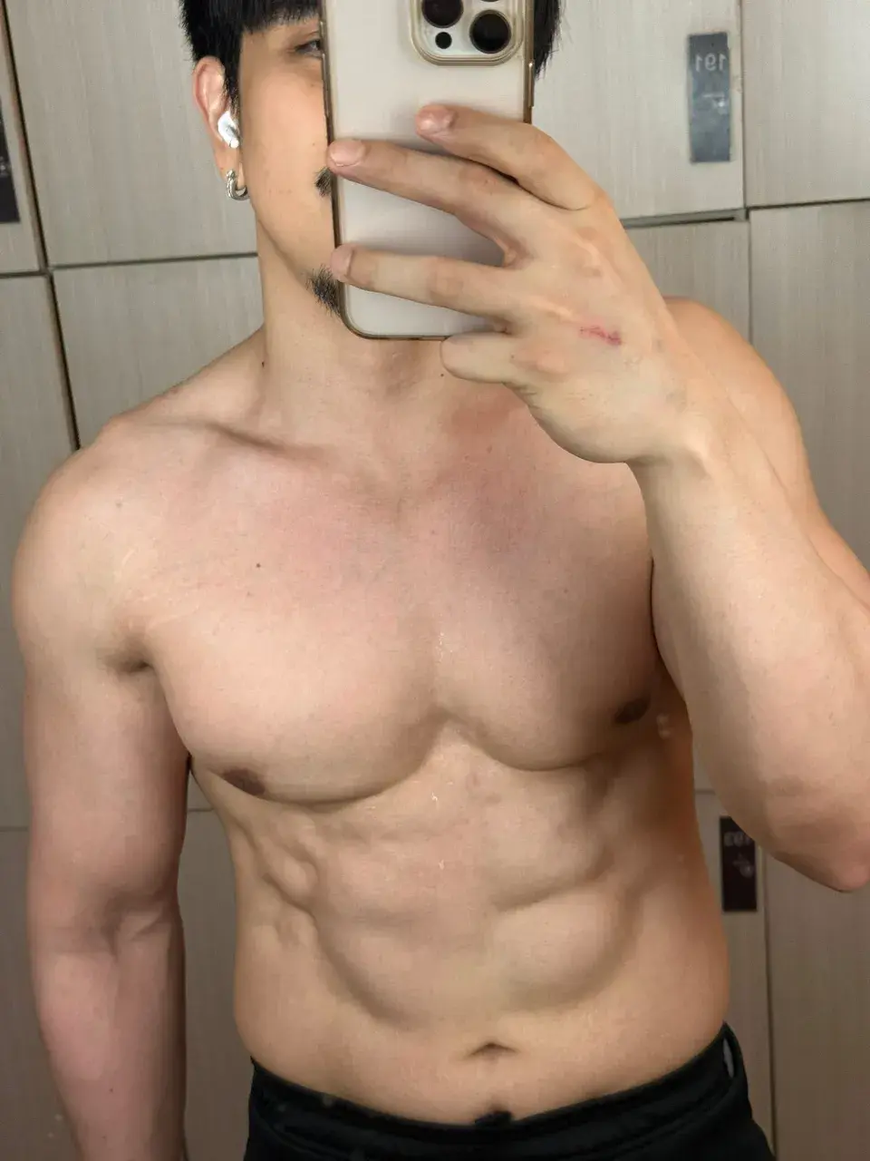 หลงกายหนุ่มเซอร์